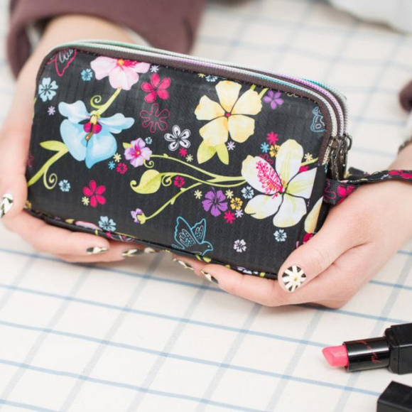 NEW Black Floral 3 Compartment Clutch - Picture 3 of 4
